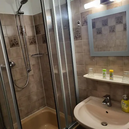 Naeher Messe Und Flughafen